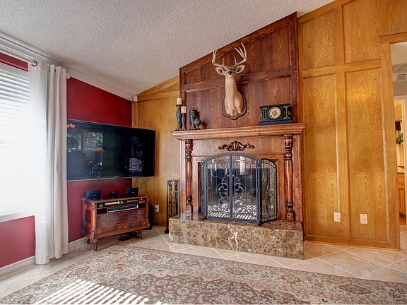 5th image of 204 Joann Pl