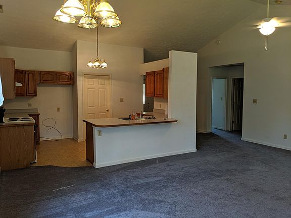 5th image of 6731 Grovebelle Dr