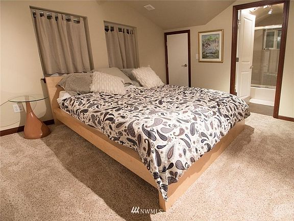 5th image of 6521 5th Ave NE #A