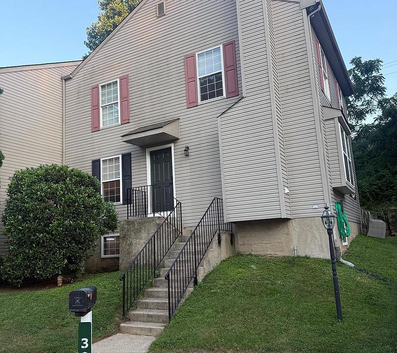 1st image of 30 Duttonview Dr