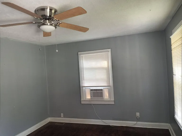 111 James Ave — Photo 5