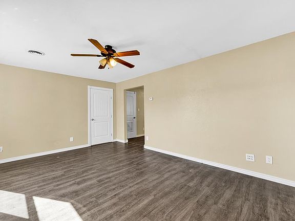 4th image of 903 SW Garfield Ave