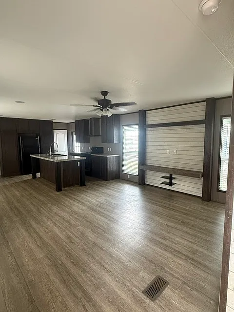 3 bed, 1216 sqft, $879 — Photo 2