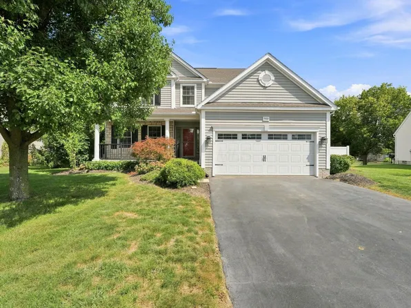3100 Weeping Spruce Dr, Grove City, OH 43123