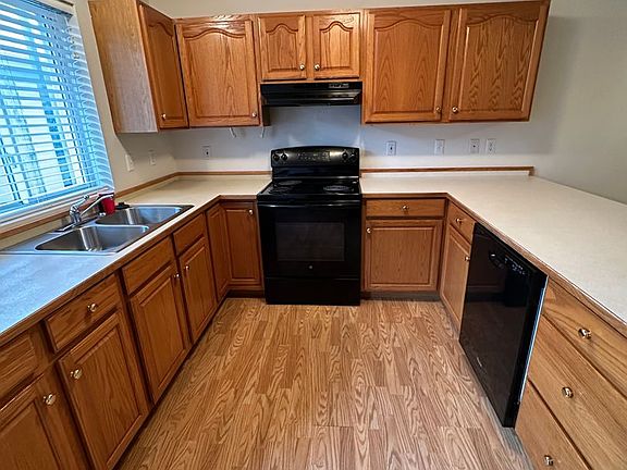 2nd image of 155 Stuttgart Dr #2