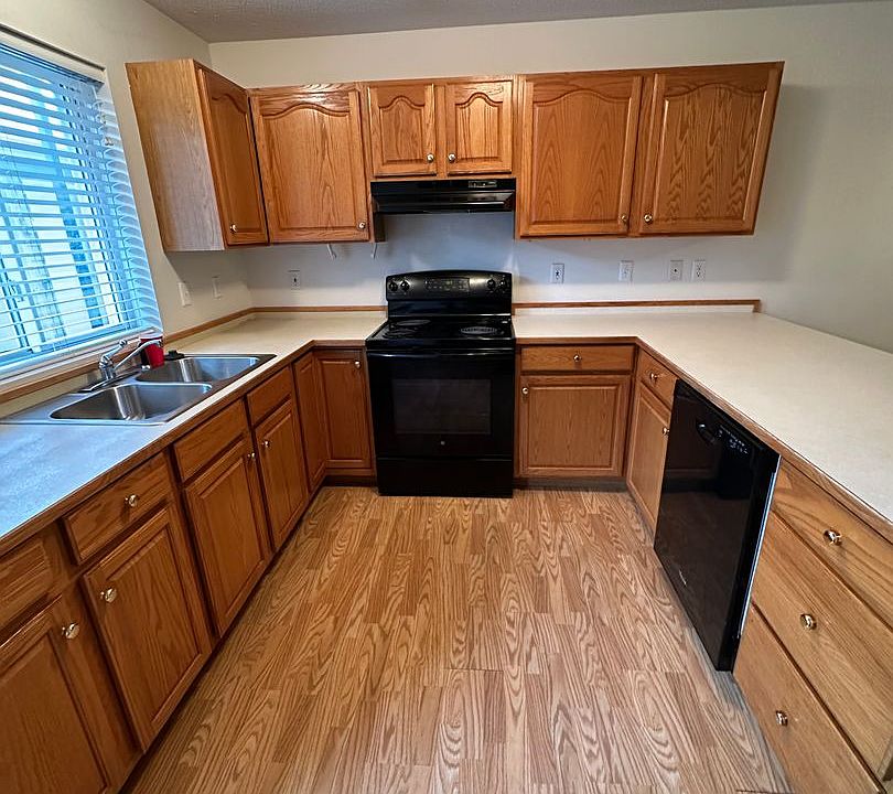 1st image of 155 Stuttgart Dr #2