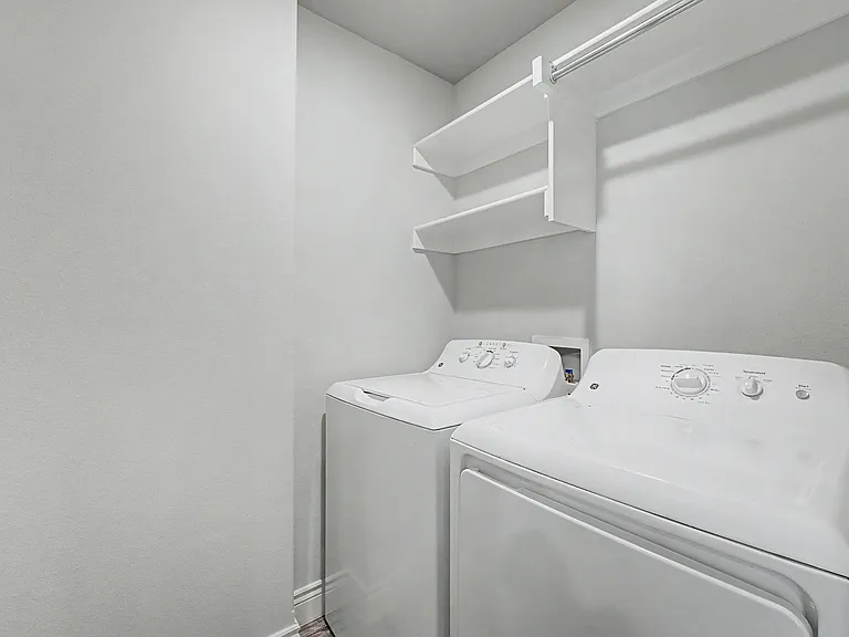 604 E Osage Trce — Photo 5