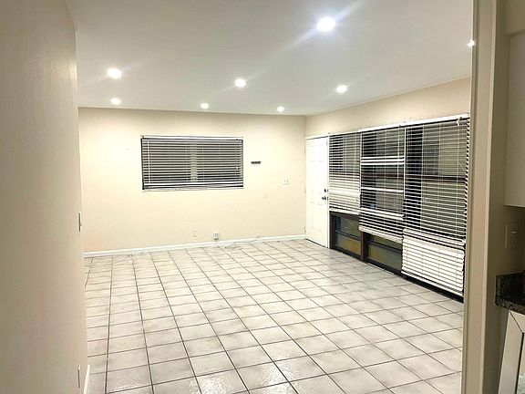 3rd image of 1637 NE 55th St #B