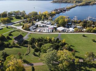 6 Landing Ln, Grand Isle, VT 05458