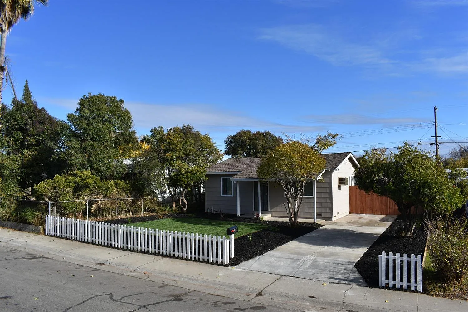 3924 May St photo 1