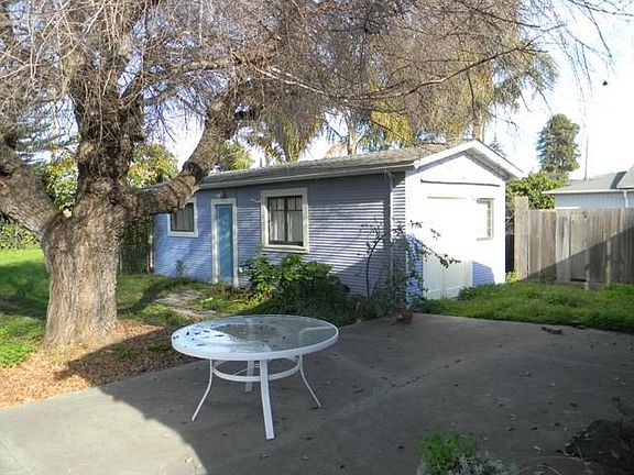 4th image of 519 E Lake Ave