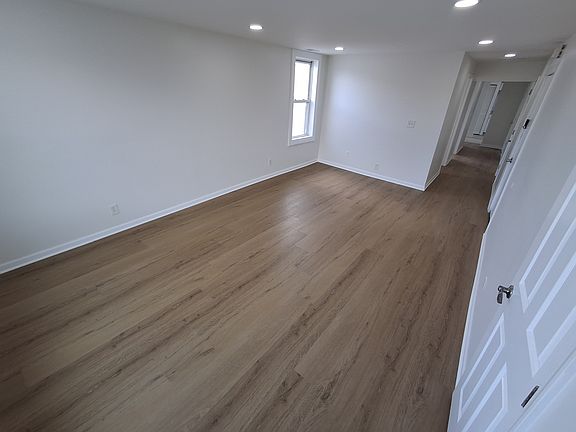 2nd image of 471 W 26th St #3