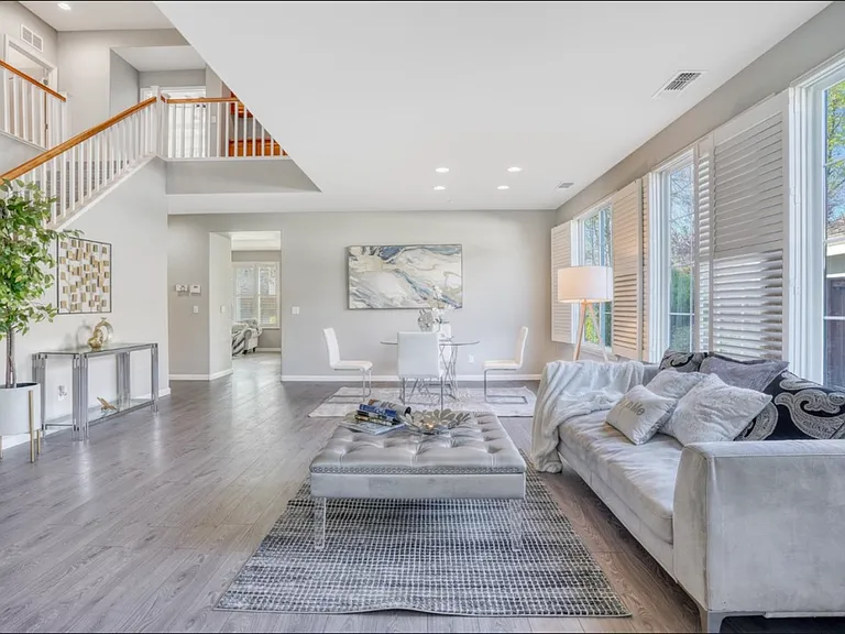 262 W Country Club Dr — Photo 29