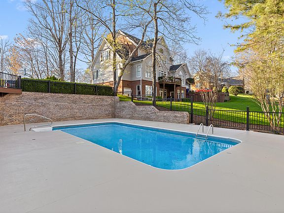 5th image of 132 Sunburst Ln NW