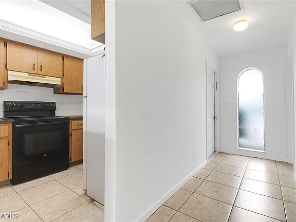 2nd image of 31 NE 16th Pl #A-b