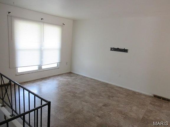 3rd image of 5237 Englewood Dr