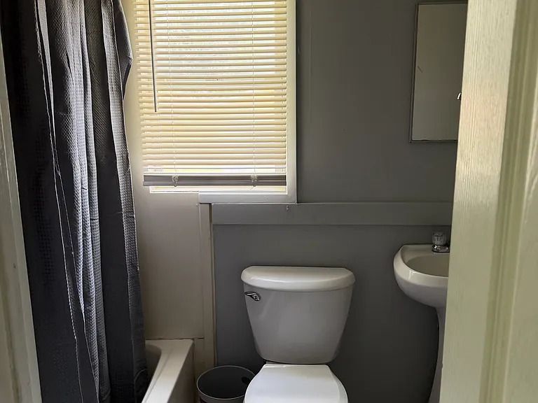517 Vickerstaff St — Photo 3