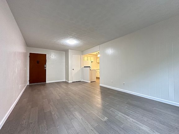 5th image of 3519 Woodbine Ave APT 8