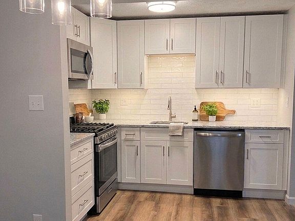 2nd image of 3379 Whitney Avenue #5