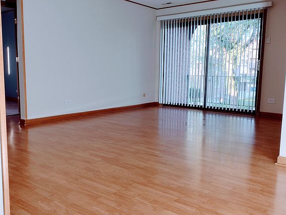 5th image of 10332 Parkside Ave APT 5