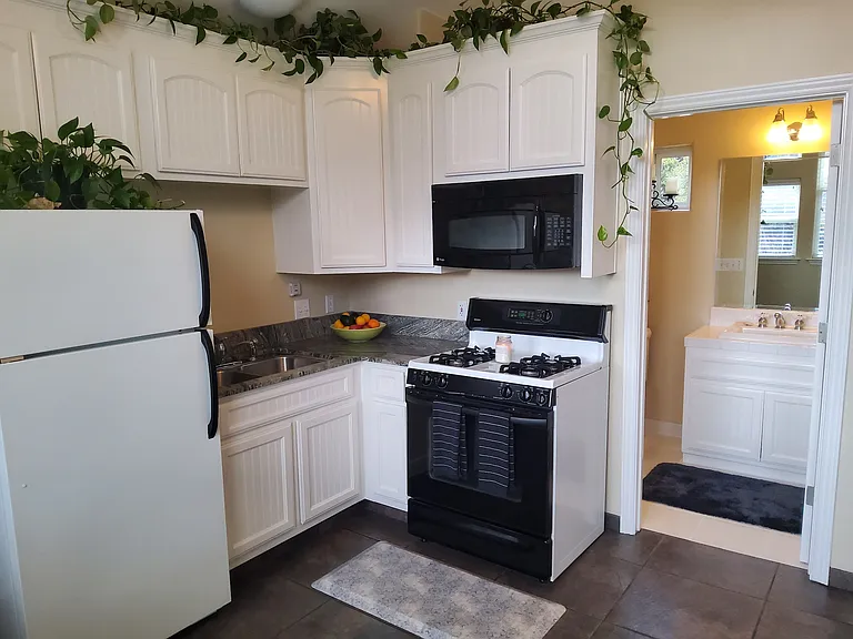 402 Park Way #A — Photo 6