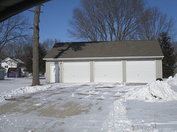 2nd image of 707 S Niles Ave