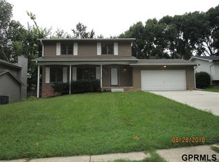 3111 Leawood Dr, Bellevue, NE 68123