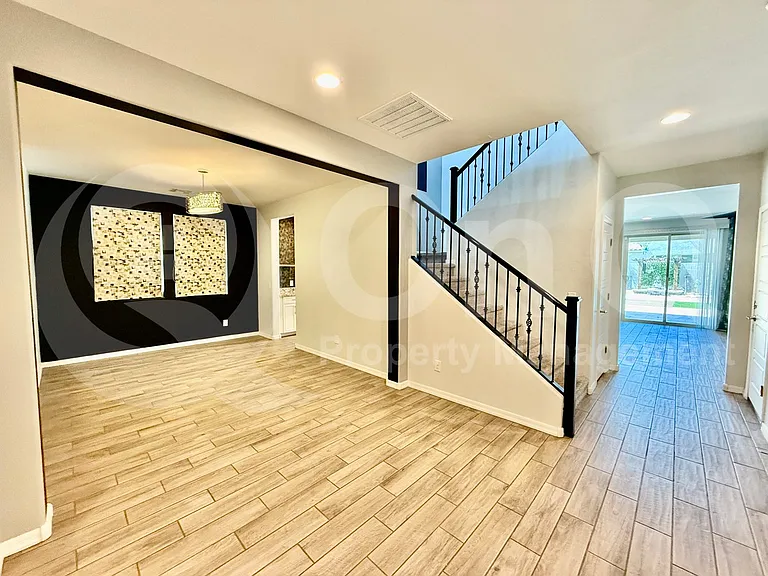 1312 E Gemini Pl — Photo 6