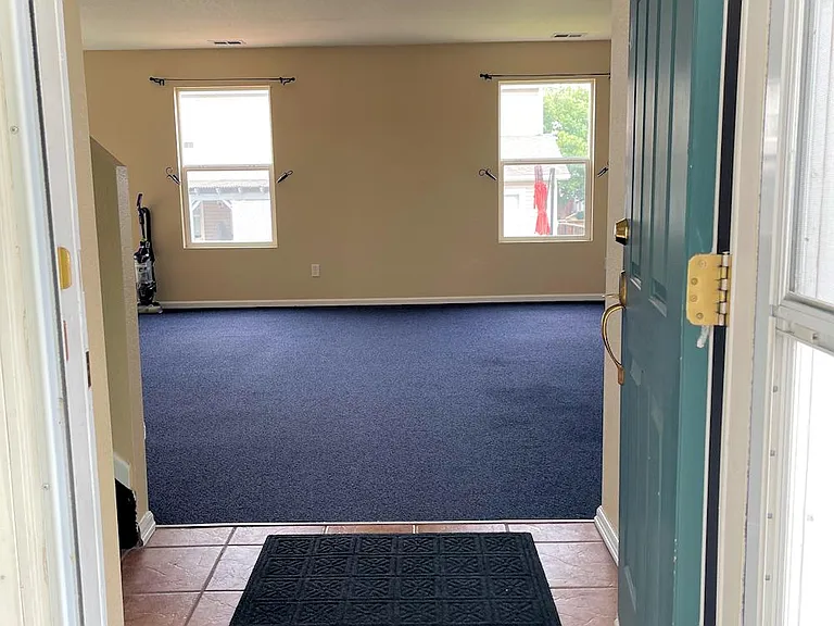 983 Canary Ct — Photo 17
