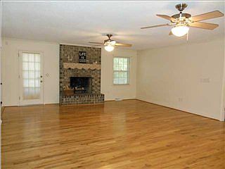4th image of 112 Travelers Rest Blvd
