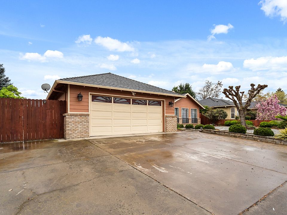 1st image of 2360 Temple Dr