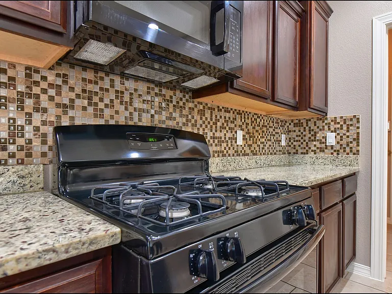 6560 Westfield Dr — Photo 12