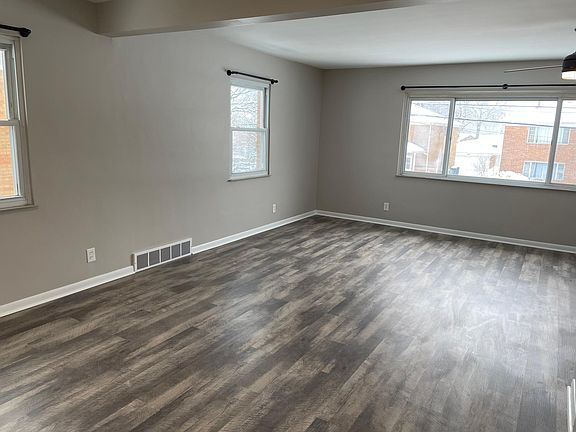 4th image of 1727 Liberty Dr