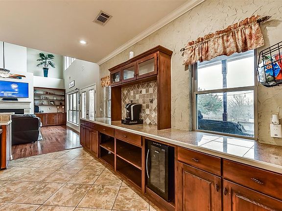 5th image of 416 Fiddler Ln