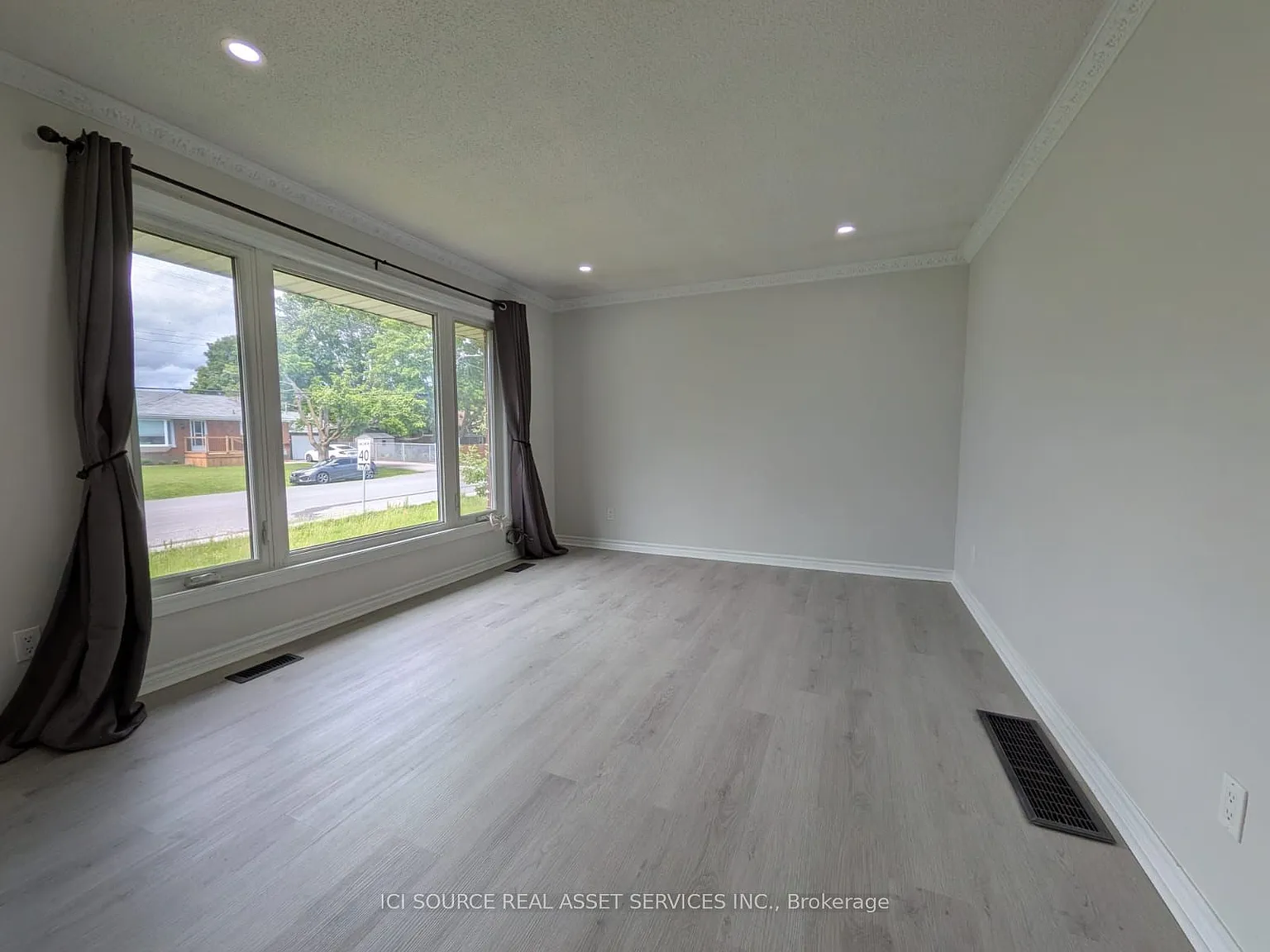 3 bed, $2,300 — Photo 3