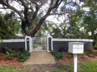 6755 SW 74th St, South Miami, FL 33143