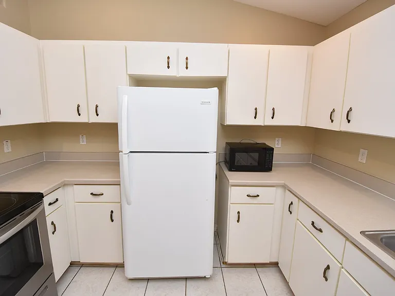33 Lloyd Trl #B — Photo 12