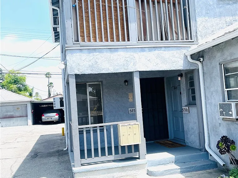 5752 Vineland Ave — Photo 22