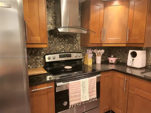 1351 NE Miami Gardens Dr APT 715E, Miami, FL 33179