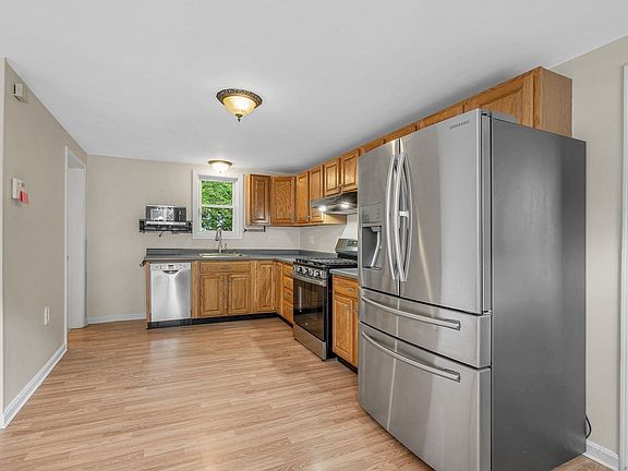 5th image of 115 Sladen St