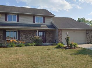 8929 Dunmore Ln, Fort Wayne, IN 46804