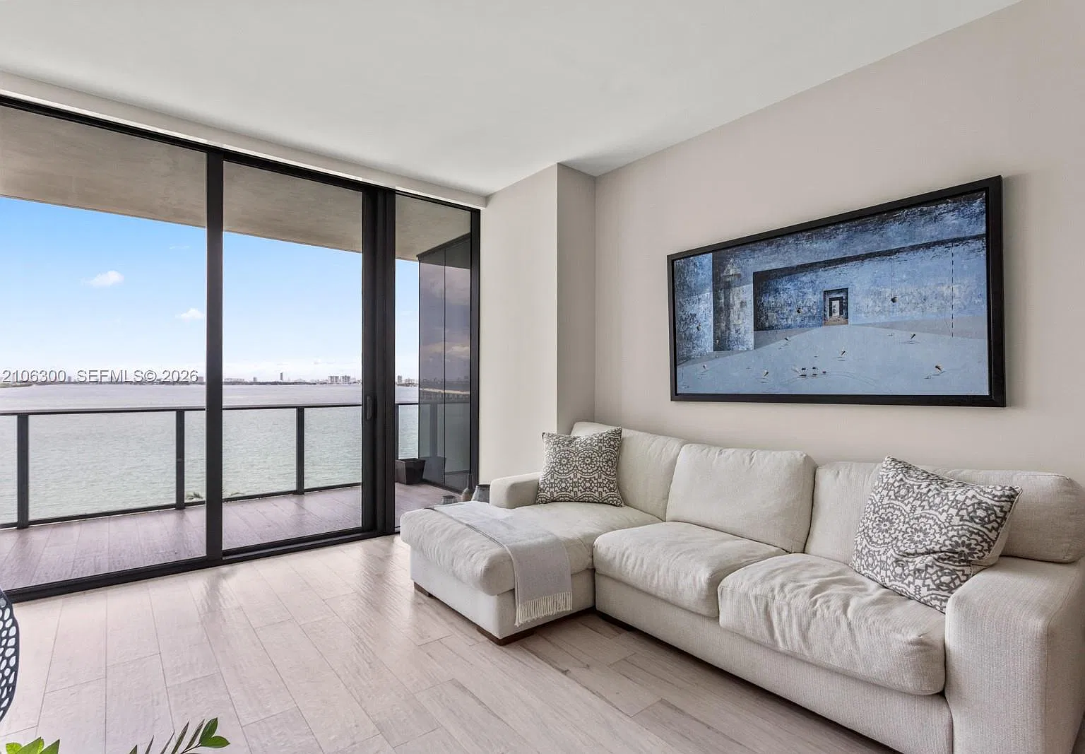 Gran Paraiso Condo — Photo 2