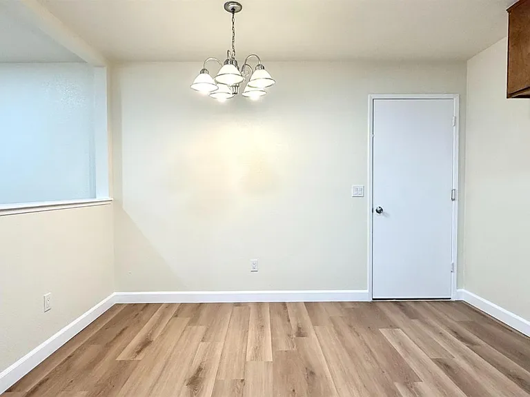2425 Knowlwood Ct — Photo 7