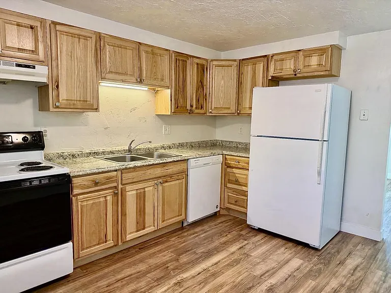 1351 Paul St #4 — Photo 4
