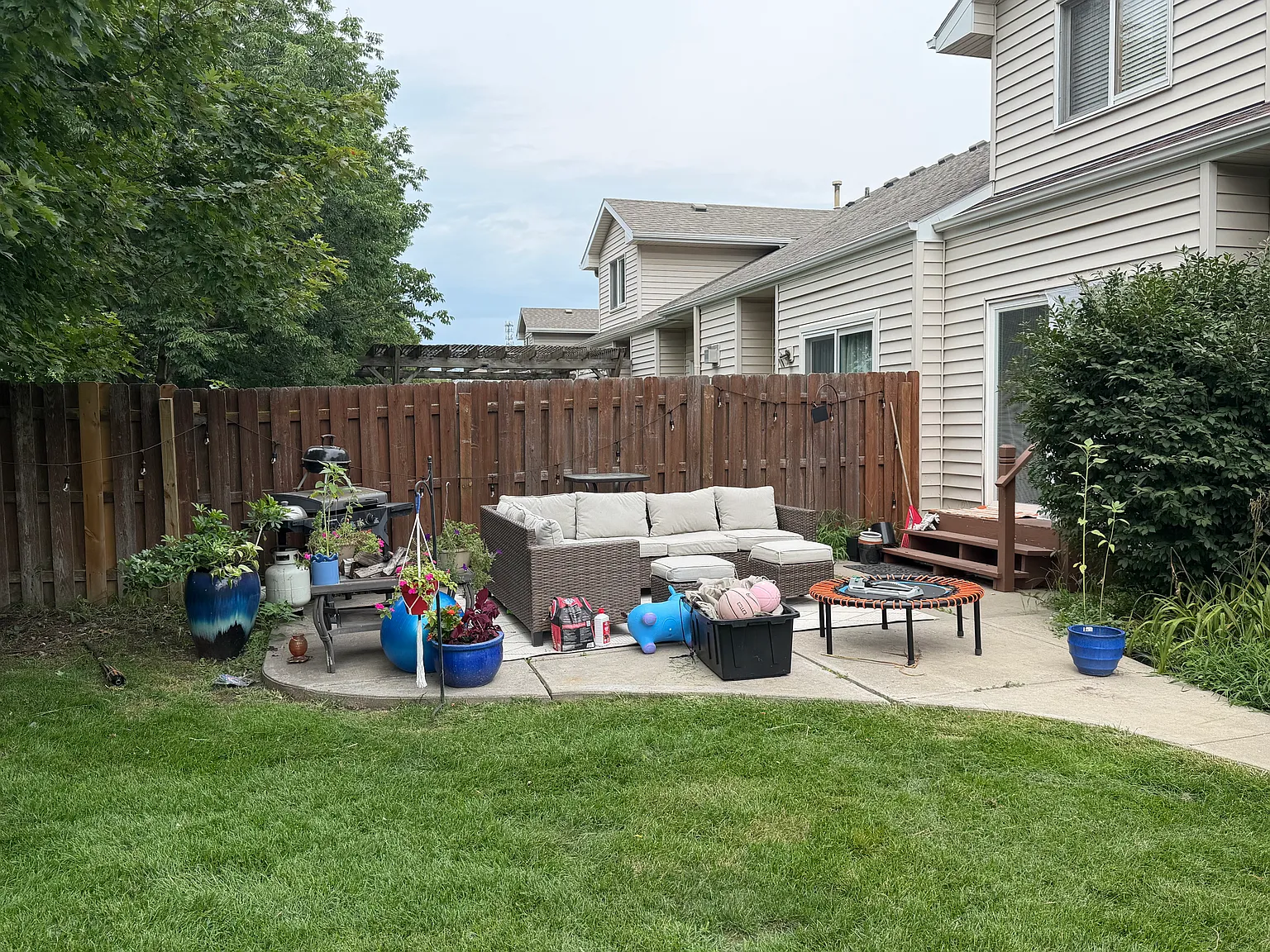 3 bed, 2.5 bath, 1906 sqft, $2,200 — Photo 4