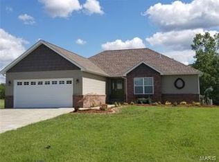 104 N Capri Ridge Dr, Bonne Terre, MO 63628
