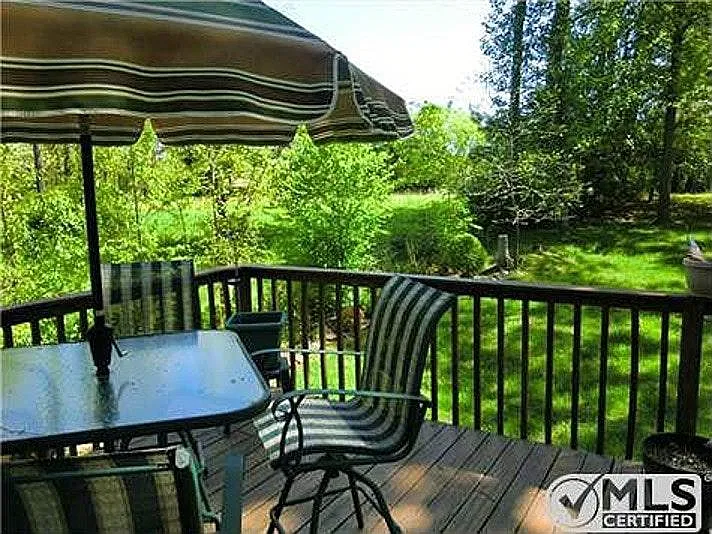 1516 Watercress Drive — Photo 2