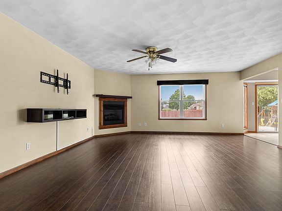 3rd image of 651 Purple Sage Dr