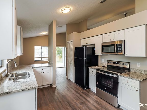 2nd image of 1032 Manigan Ave