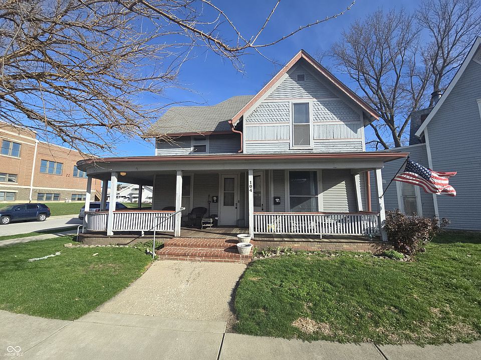 1st image of 104 E North St
